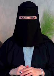 عميلة سعيدة